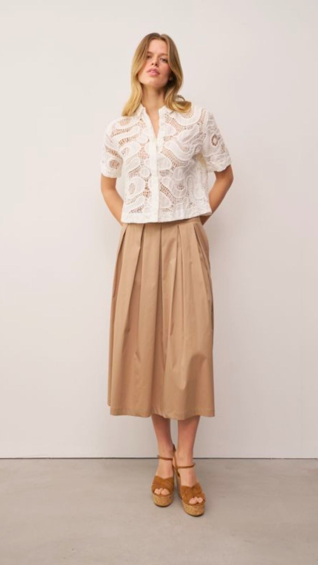 Miranda Short-Sleeved Blouse with Fine Curly Lace