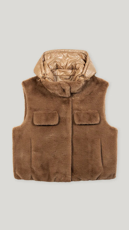 Vest in Fur Look