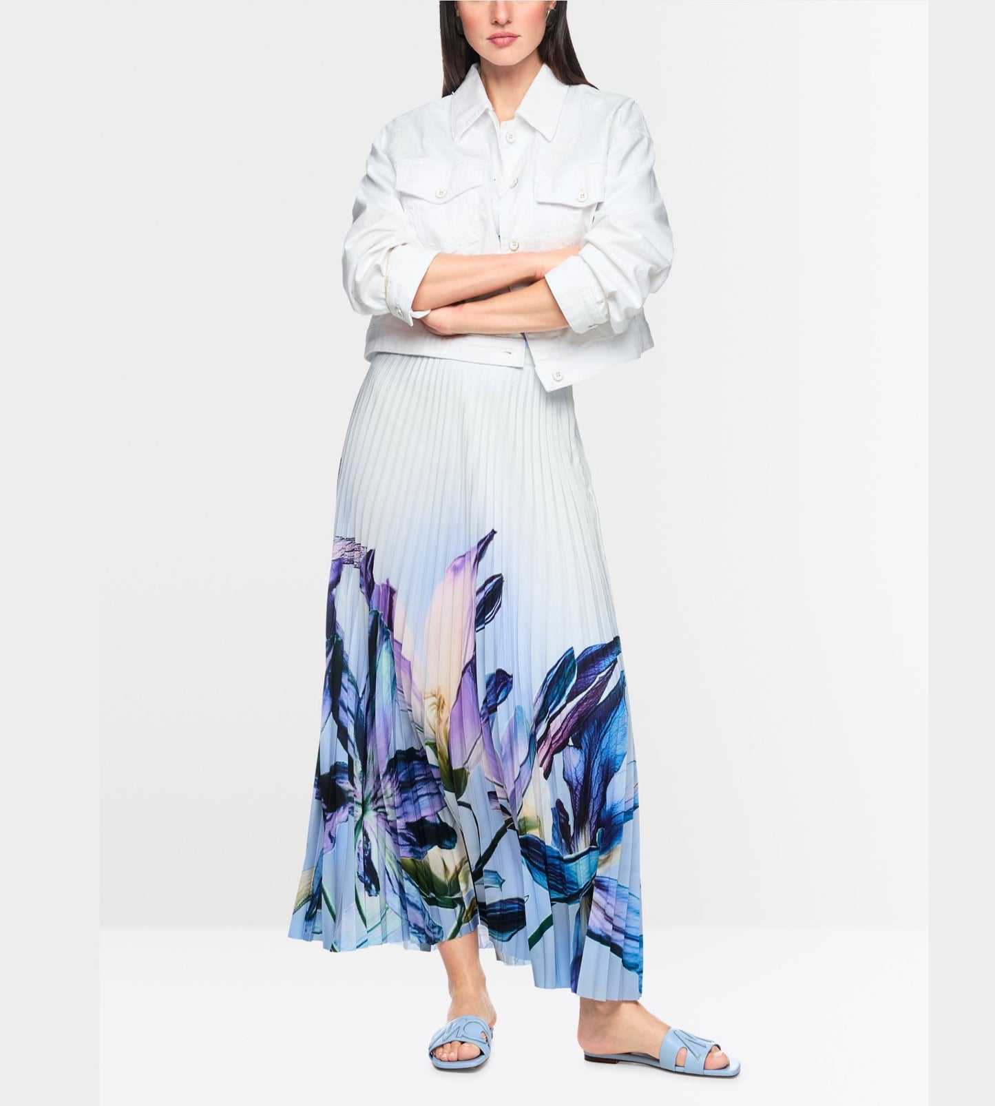 Pleated Midi Skirt with Lily Print